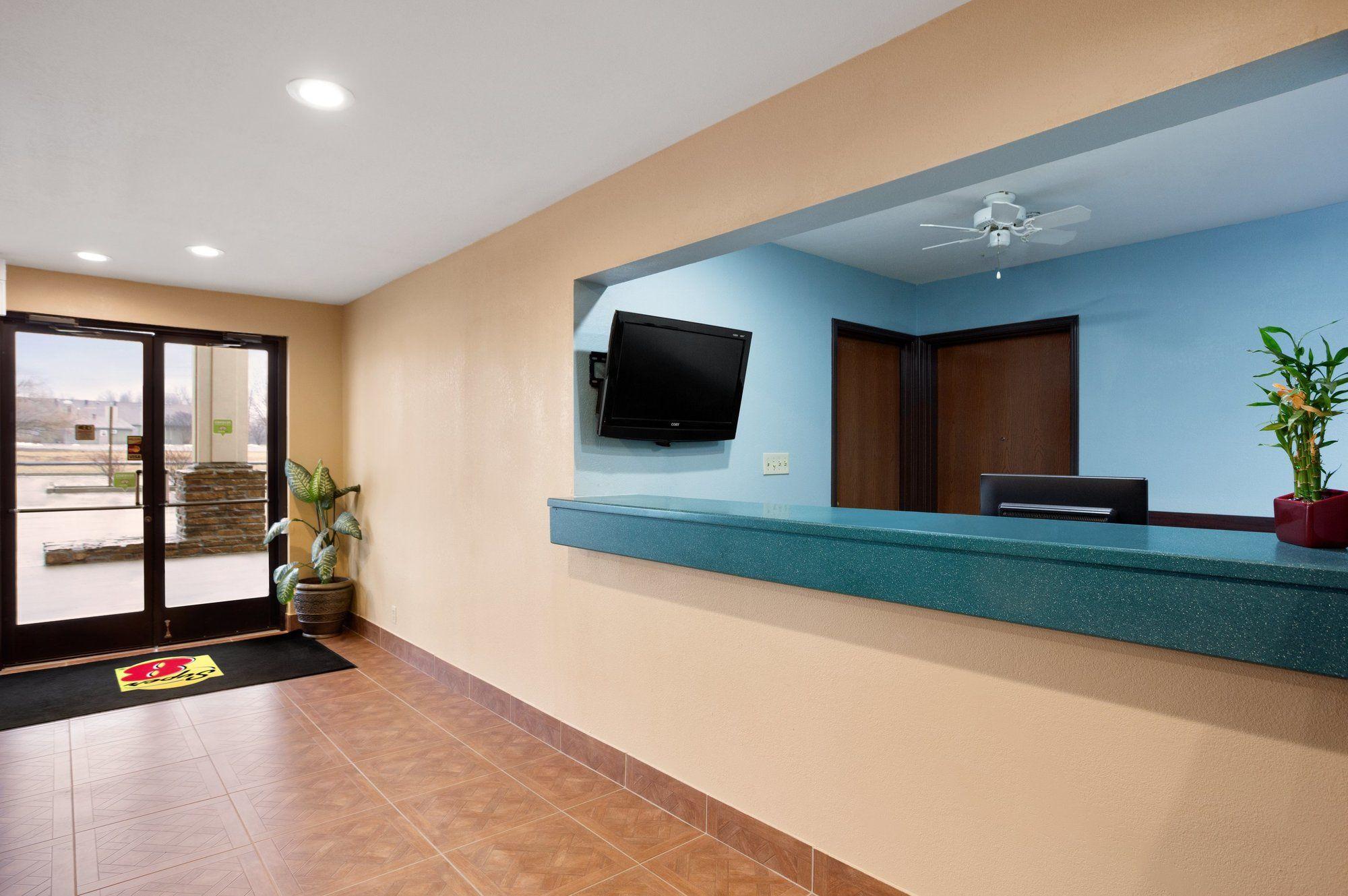 Super 8 By Wyndham Eddyville/Kuttawa Exterior photo